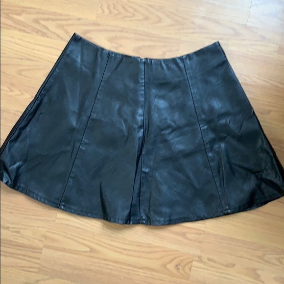 Forever 21 Dresses & Skirts - Forever 21 Black skirt